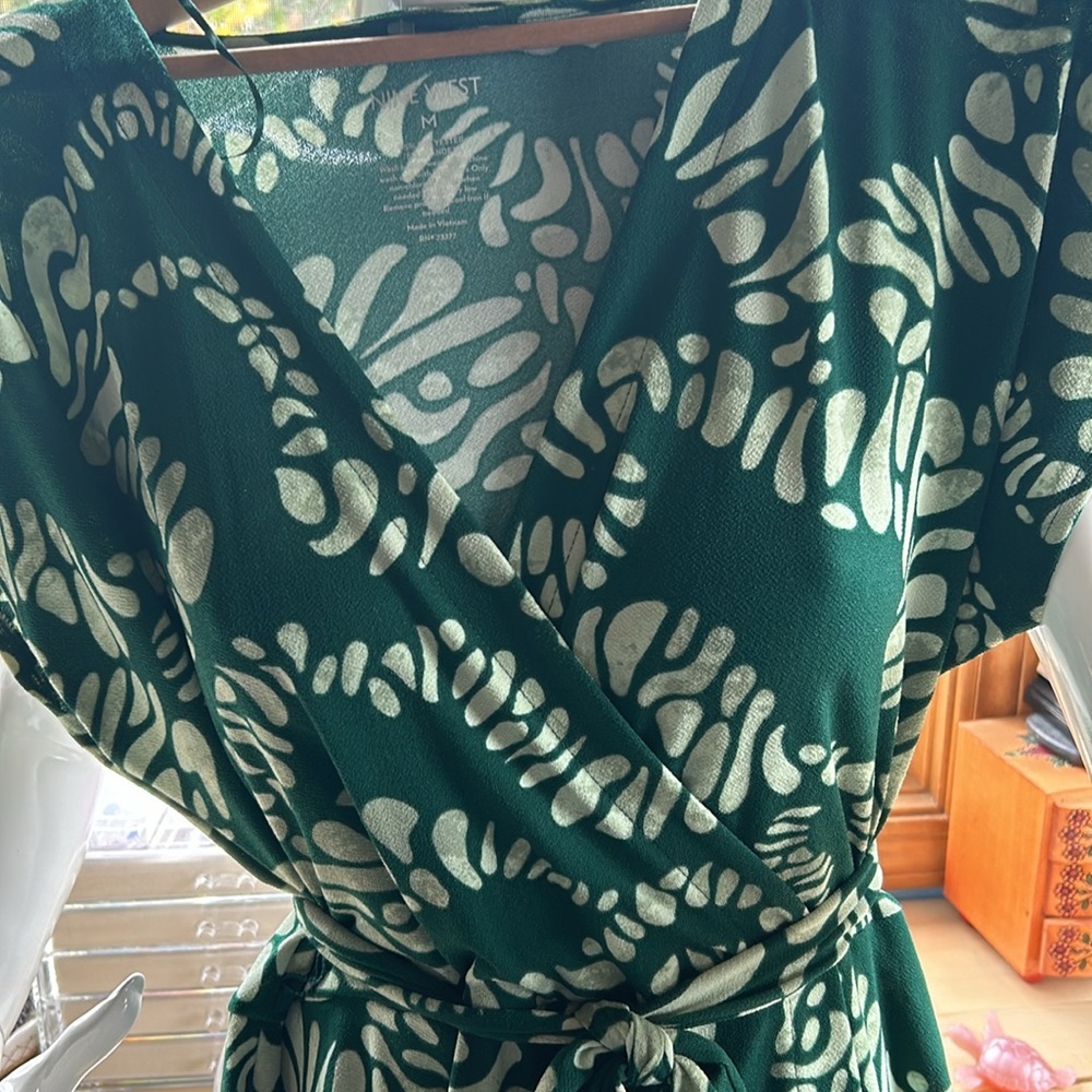 Green shortsleeved dress - Picture 2 of 3